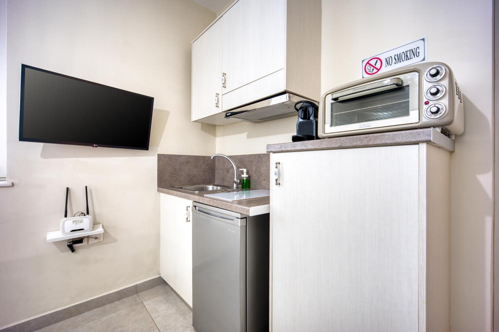 Bentzi...Boutique Apartment 1, Classic Double With Kitchenette, 2 Guests Atena Exterior foto